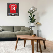 画像をギャラリービューアに読み込む, コーディ・ガクポ【直筆サイン入り】リバプール 2025-26 ホームユニフォーム (フレーム入り)