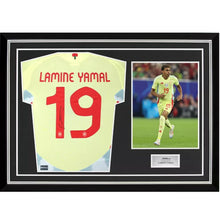 画像をギャラリービューアに読み込む, ラミン・ヤマル【直筆サイン入り】スペイン代表 2024-25 アウェイユニホーム(フレーム入り)