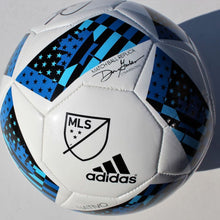 画像をギャラリービューアに読み込む, =残り1点= バスティアン・シュヴァインシュタイガー【直筆サイン入り】MLSレプリカ観賞用ボール(JSA COA、無料ディスプレイケース付き)