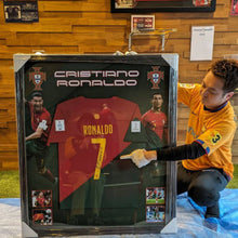 画像をギャラリービューアに読み込む, 【直筆サイン入り】ロナウド ポルトガル代表ユニフォームの販売