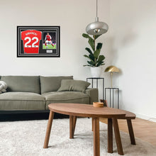 画像をギャラリービューアに読み込む, イーサン・ヌワネリ【直筆サイン入り】アーセナル 2025-26 ホームユニホーム(フレーム入り)