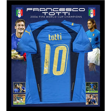画像をギャラリービューアに読み込む, フランチェスコ・トッティ【直筆サイン入り】2006イタリア代表 ホームユニホーム(フレーム入り)