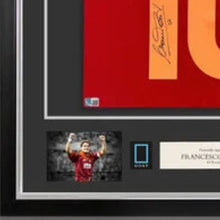 画像をギャラリービューアに読み込む, フランチェスコ・トッティ【直筆サイン入り】1998-99ASローマホームユニホーム (フレーム入り)