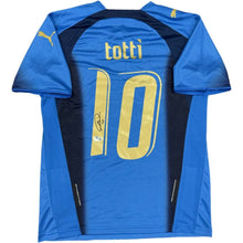 画像をギャラリービューアに読み込む, フランチェスコ・トッティ【直筆サイン入り】2006イタリア代表 ホームユニホーム(フレーム入り)