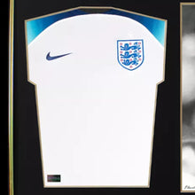 画像をギャラリービューアに読み込む, ジャック・グリーリッシュ 【直筆サイン入り】イングランド代表 2022 ユニホーム(フレーム入り)