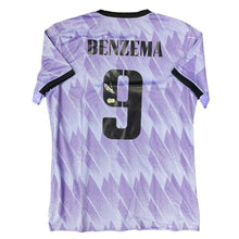 画像をギャラリービューアに読み込む, カリム・ベンゼマ【直筆サイン入り】レアル・マドリードホームユニホーム(フレーム入り)