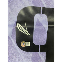 画像をギャラリービューアに読み込む, カリム・ベンゼマ【直筆サイン入り】レアル・マドリードホームユニホーム(フレーム入り)