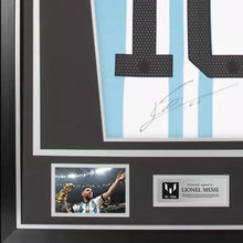 画像をギャラリービューアに読み込む, リオネル・メッシ【直筆サイン入り】2022アルゼンチン代表ユニフォーム(フレーム入り)