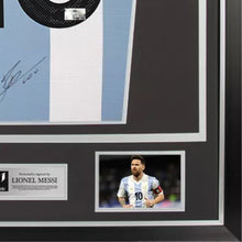 画像をギャラリービューアに読み込む, リオネル・メッシ【直筆サイン入り】2024-2025アルゼンチン代表ユニフォーム(フレーム入り)