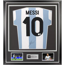 画像をギャラリービューアに読み込む, リオネル・メッシ【直筆サイン入り】2024-2025アルゼンチン代表ユニフォーム(フレーム入り)
