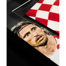 画像をギャラリービューアに読み込む, ルカ・モドリッチ【直筆サイン入り】クロアチア代表ユニホーム2022-23(フレーム入り)