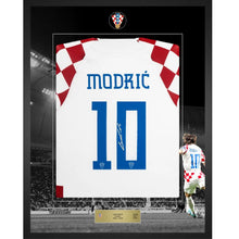 画像をギャラリービューアに読み込む, ルカ・モドリッチ【直筆サイン入り】クロアチア代表ユニホーム2022-23(フレーム入り)