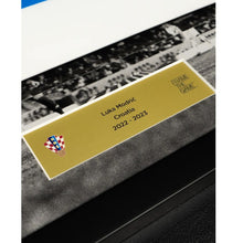 画像をギャラリービューアに読み込む, ルカ・モドリッチ【直筆サイン入り】クロアチア代表ユニホーム2022-23(フレーム入り)