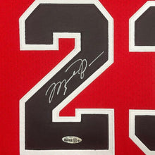 画像をギャラリービューアに読み込む, 【直筆サイン入り】マイケルジョーダン 額入り Mitchell & Ness ユニフォーム ※アッパーデック証明