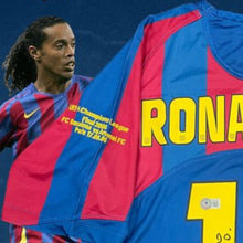 画像をギャラリービューアに読み込む, =店内販売品=【直筆サイン入り】ロナウジーニョ FCバルセロナユニフォーム ※2005-2006 CL優勝 ver