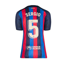 画像をギャラリービューアに読み込む, セルヒオ・ブスケツ【直筆サイン入り】2022-23FCバルセロナホームユニフォーム(フレームなし)