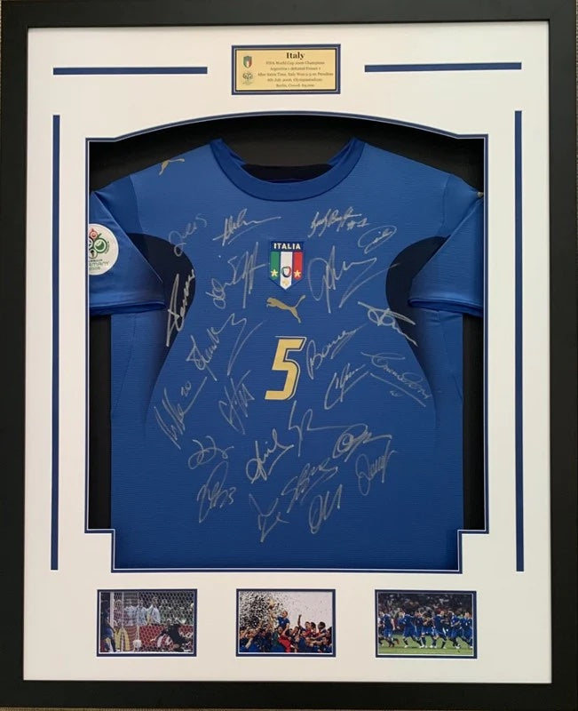 【額入り】2006 FIFAワールドカップ優勝メンバー直筆サイン入り イタリア代表ユニフォーム