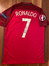 画像をギャラリービューアに読み込む, クリスティアーノ・ロナウド 直筆サイン入り 2016 EURO決勝 モデル オーセンティック ユニフォーム【額無し】
