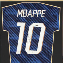画像をギャラリービューアに読み込む, キリアン・エムバペ【直筆サイン入り】2026 FIFAワールドカップ  フランス代表 2026 ホームユニフォーム（額装・フレーム入り）
