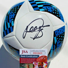 画像をギャラリービューアに読み込む, =残り1点=  バスティアン・シュヴァインシュタイガー【直筆サイン入り】MLSレプリカ観賞用ボール（JSA COA、無料ディスプレイケース付き）
