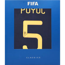 画像をギャラリービューアに読み込む, カルレス・プジョル【直筆サイン入り】スペイン代表2010アウェイユニホーム(フレームなし)※額装プション有り
