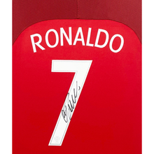 画像をギャラリービューアに読み込む, =残り1点= クリスティアーノ・ロナウド【直筆サイン入り】ポルトガル代表ホームユニホーム(フレーム入り)
