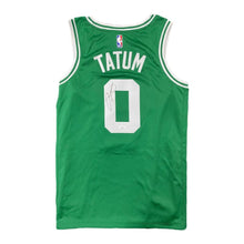 画像をギャラリービューアに読み込む, =残り1点=  ジェイソン・テイタム【直筆サイン入り】 2023-24ボストン・セルティックスユニホーム  NBAファイナル優勝記念(フレーム入り)
