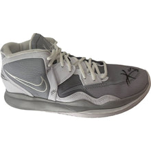 画像をギャラリービューアに読み込む, =残り1点= カイリー・アービング【直筆サイン入り】バスケットボールシューズ(フレーム入り)
