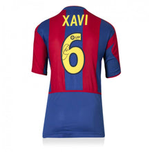 画像をギャラリービューアに読み込む, シャビ・エルナンデス【直筆サイン入り】FCバルセロナ 2002-03 ホームユニホーム(フレームなし)※額装オプション有り
